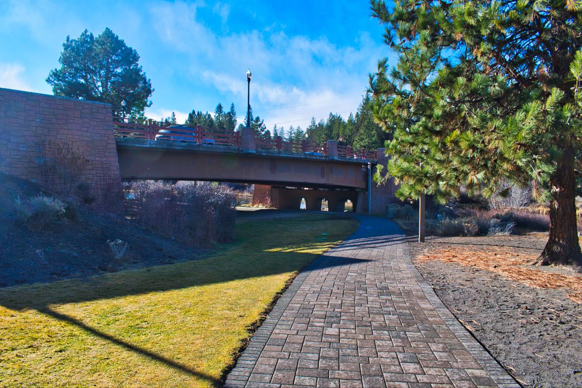 Deschutes River Trail - South Canyon Reach Hike Image