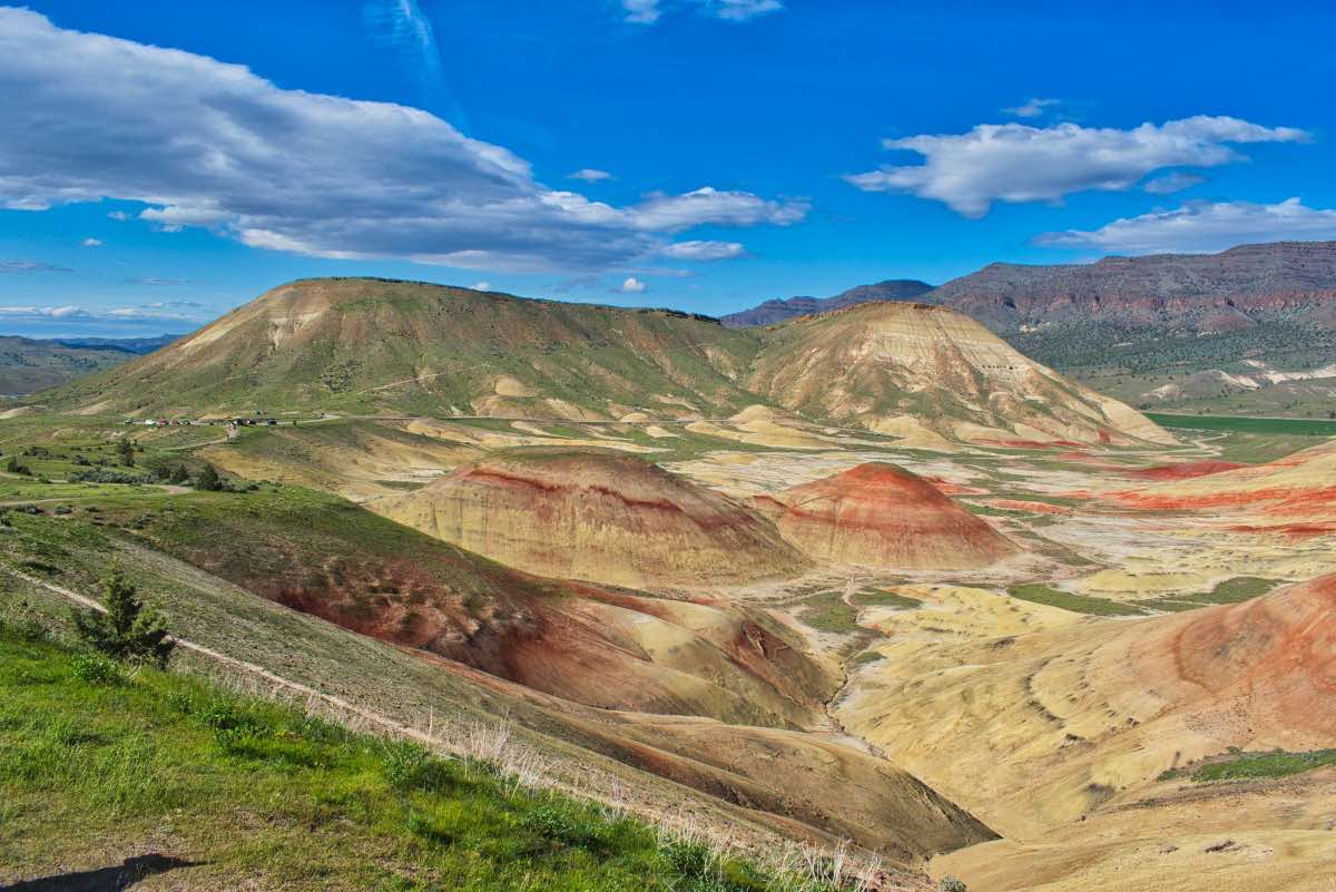 Painted Hills Overlook Trail Hike Image